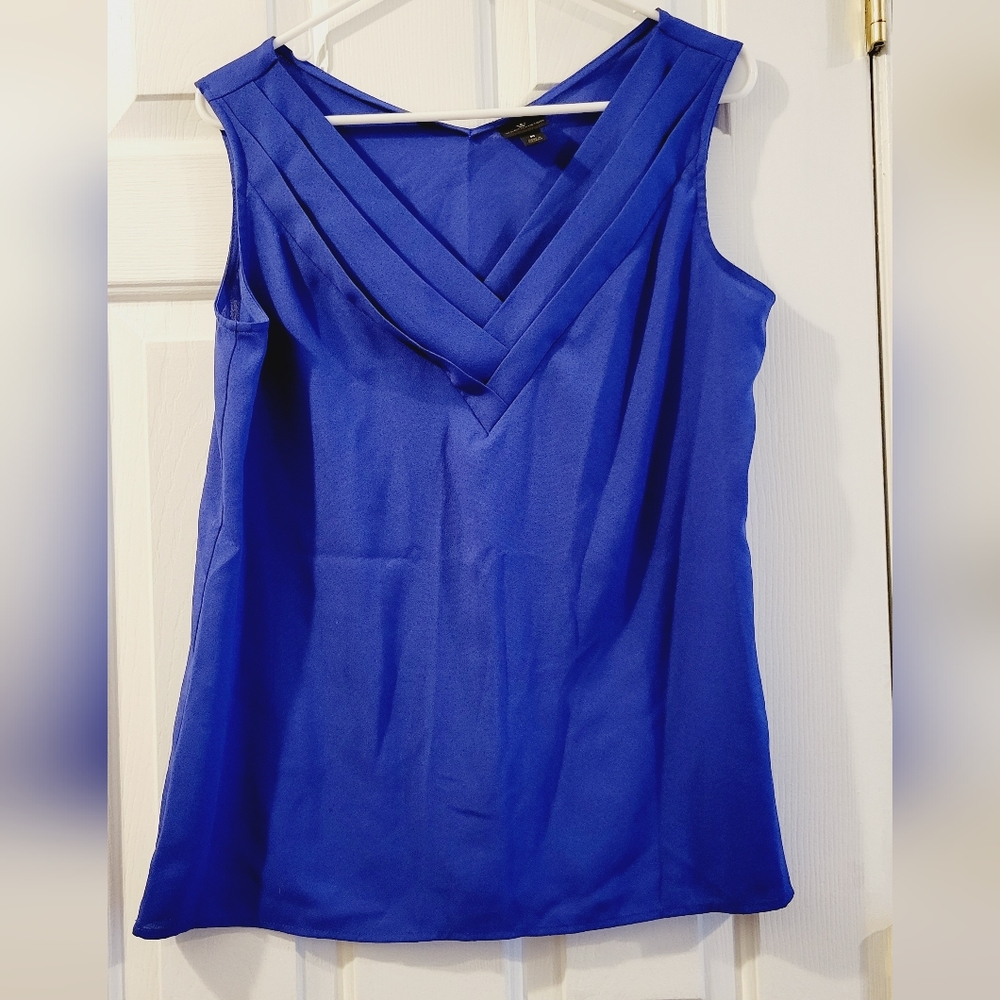 Worthington Medium Blue Sleeveless Nice blouse